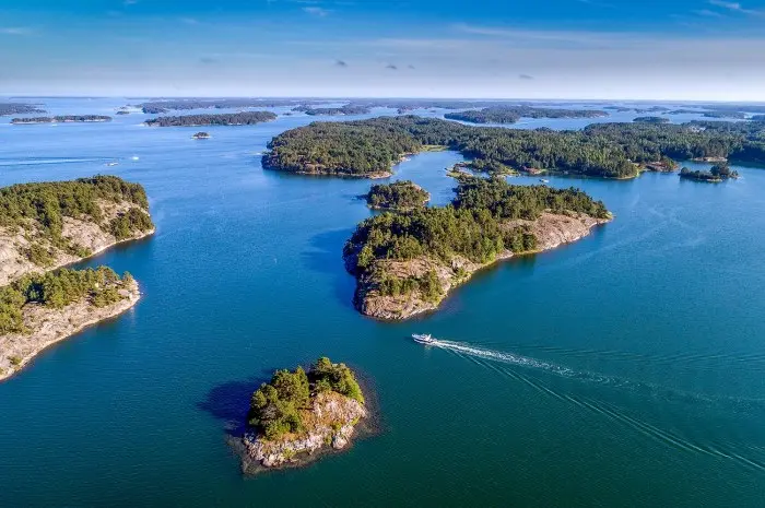 A Mural of Summer in Finland